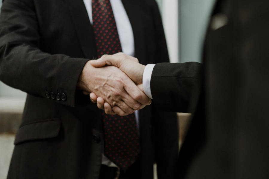 Manufacturing Business Seller Tips for a Successful First Buyer Meeting - Accelerated MFG Brokers_sm